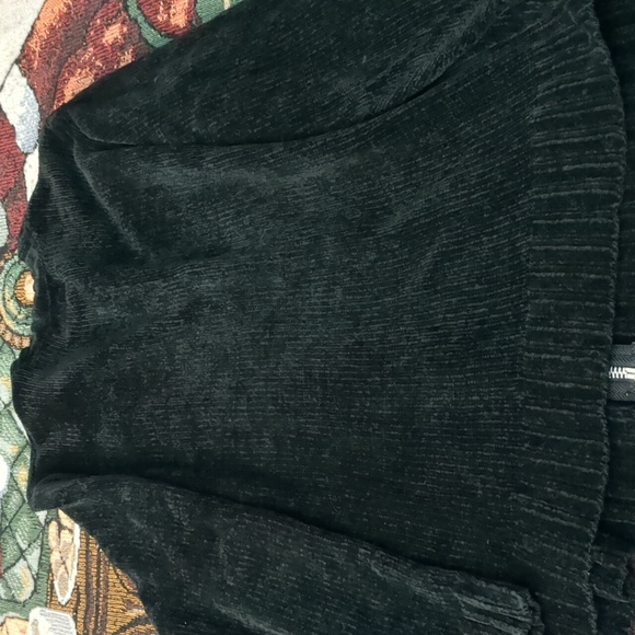 4 items one Price ( 3 Tops & 1 Sweater) - Picture 9 of 12